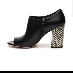 NINE WEST BRAYAH SNAKESKIN BLOCK HEEL BOOTIE